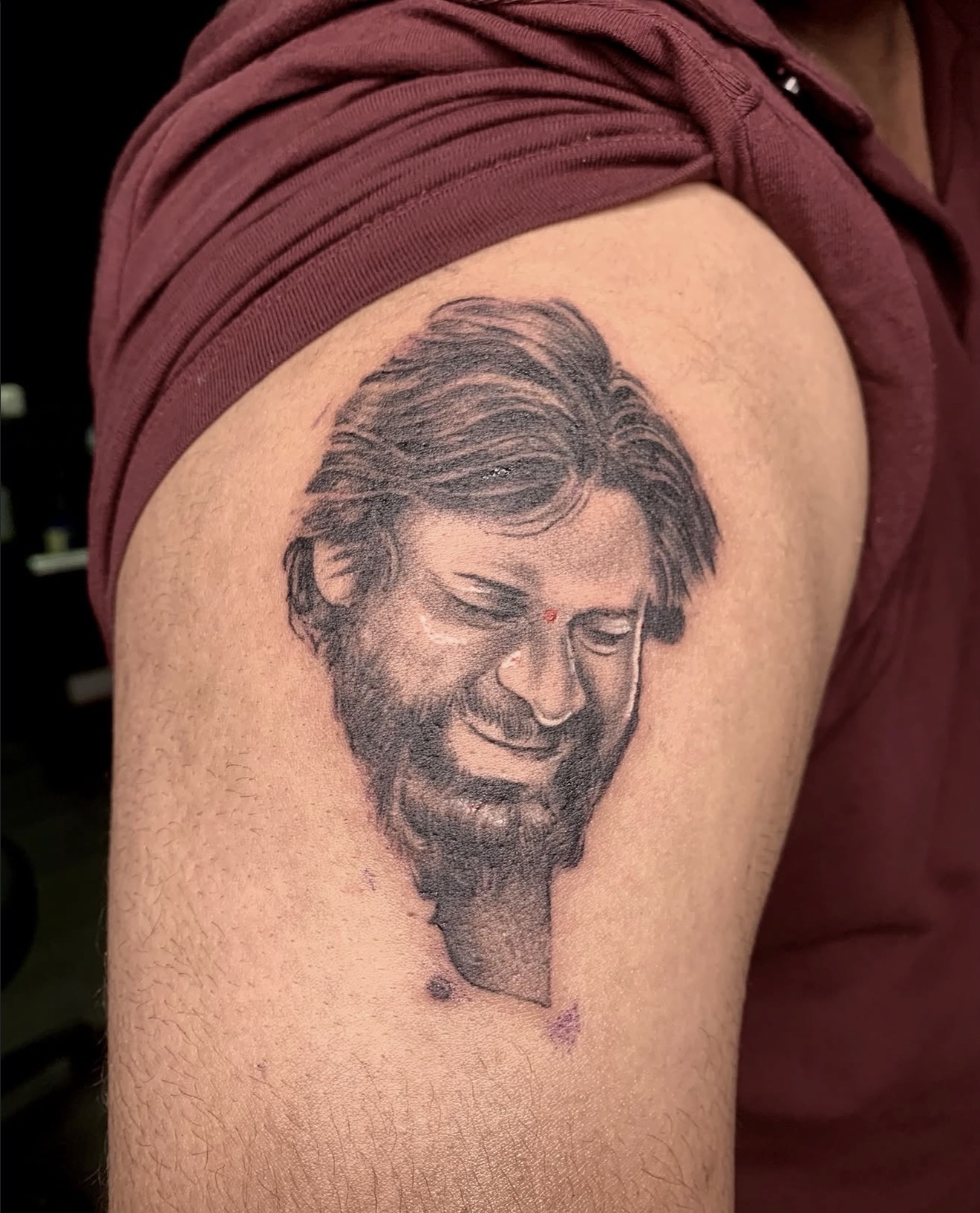 Portrait realism, upper arm